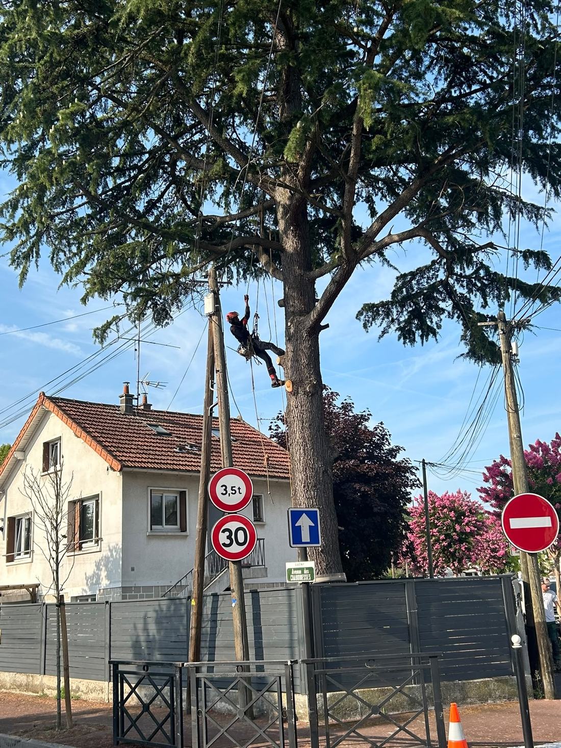 Chantier en bord de voie, circulation maintenue